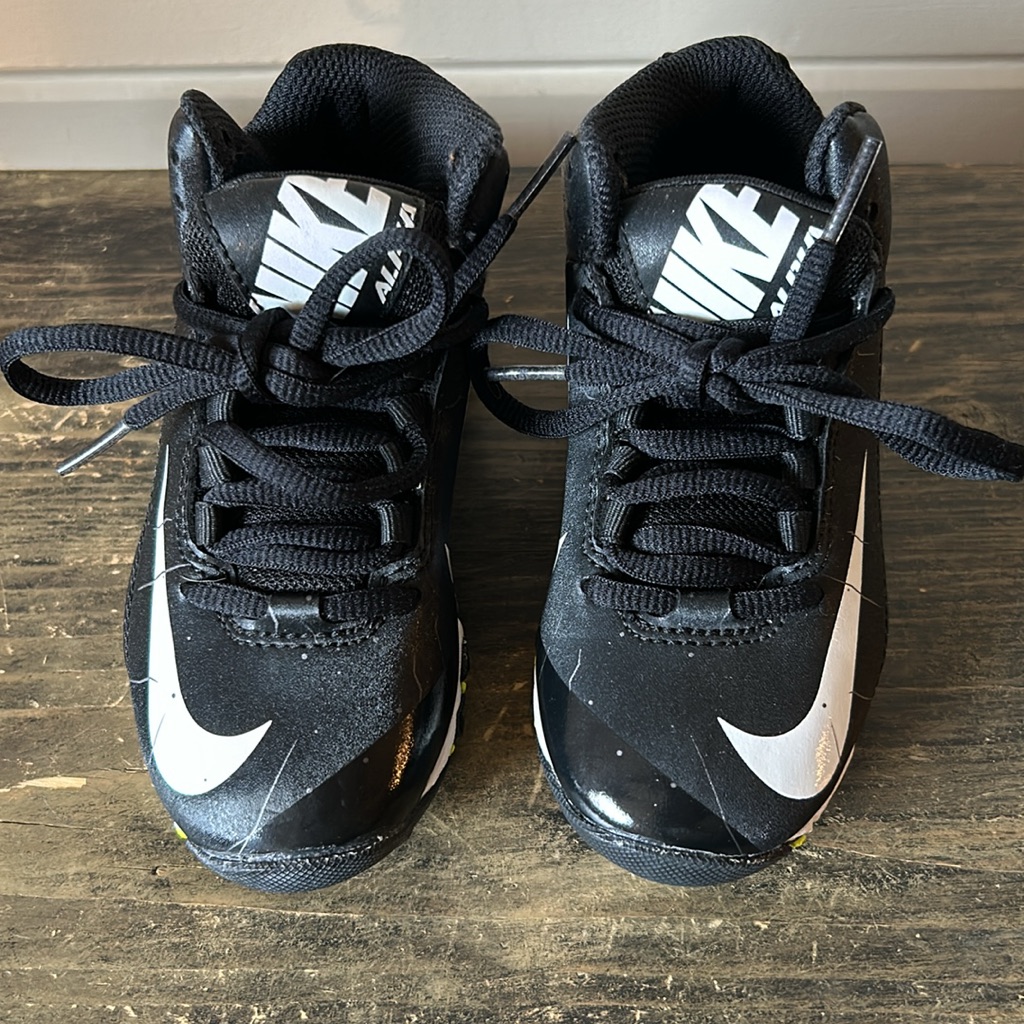 Nike FastFlex Alpha Shark 2 Youth Football Cleats Size 10